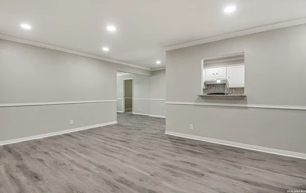 $1,599 | 5230 Village, San Antonio, TX 78218