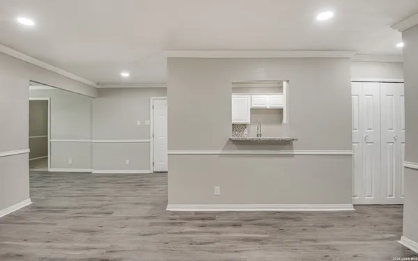 $1,599 | 5230 Village, San Antonio, TX 78218