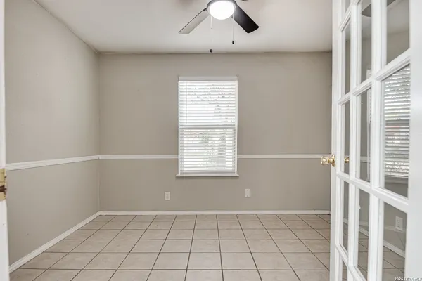 $1,599 | 5230 Village, San Antonio, TX 78218