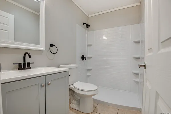 $1,599 | 5230 Village, San Antonio, TX 78218