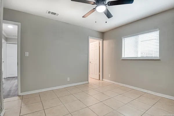 $1,599 | 5230 Village, San Antonio, TX 78218