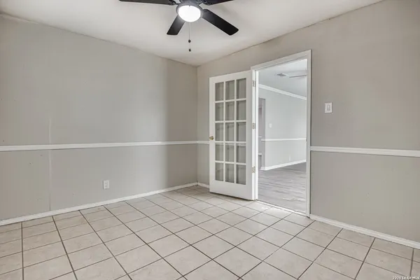 $1,599 | 5230 Village, San Antonio, TX 78218