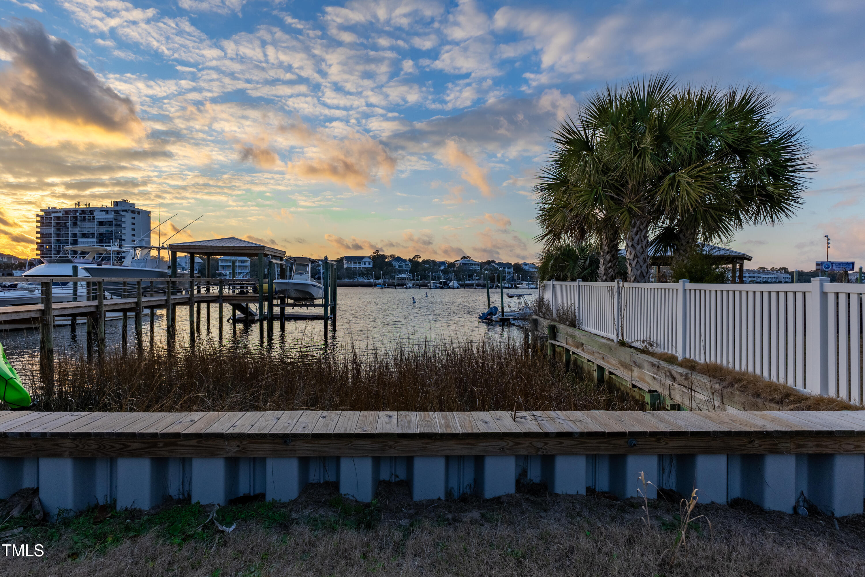 817 Canal Drive Carolina Beach, NC 28428 - Photo 11 of 17 817 Canal-17