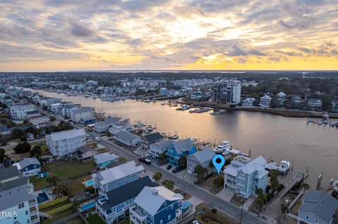 $275,000 | 817 Canal Drive, Carolina Beach, NC 28428