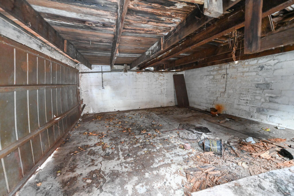 261 Chandler Street Detroit, MI 48202 - Photo 28 of 28 Super Headshots-70