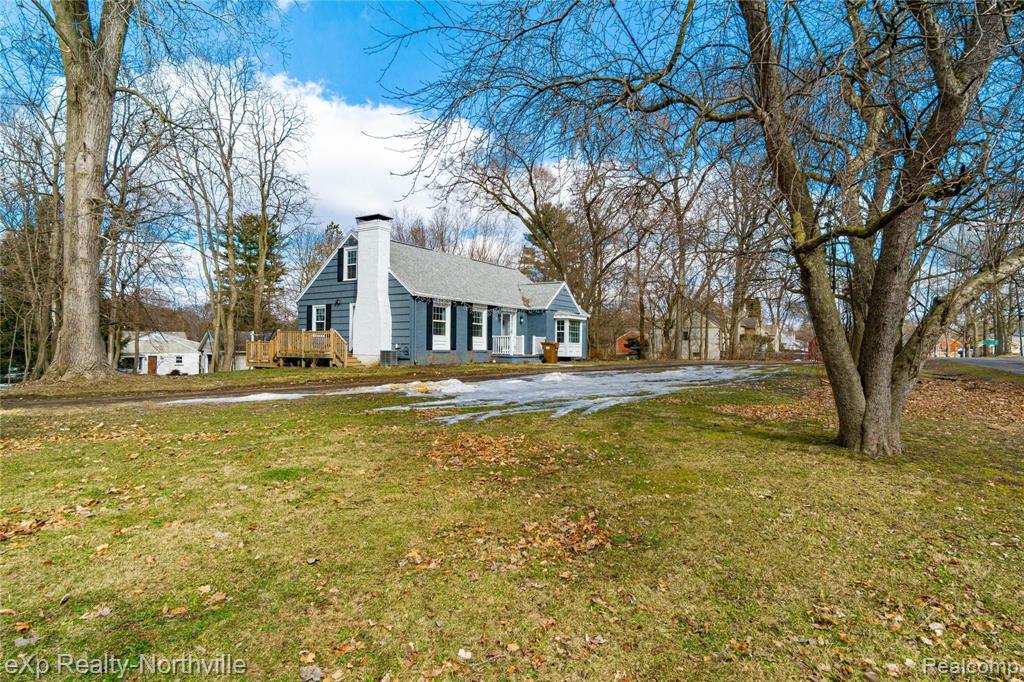 2536 McCain Road Jackson, MI 49203 - Photo 3 of 52