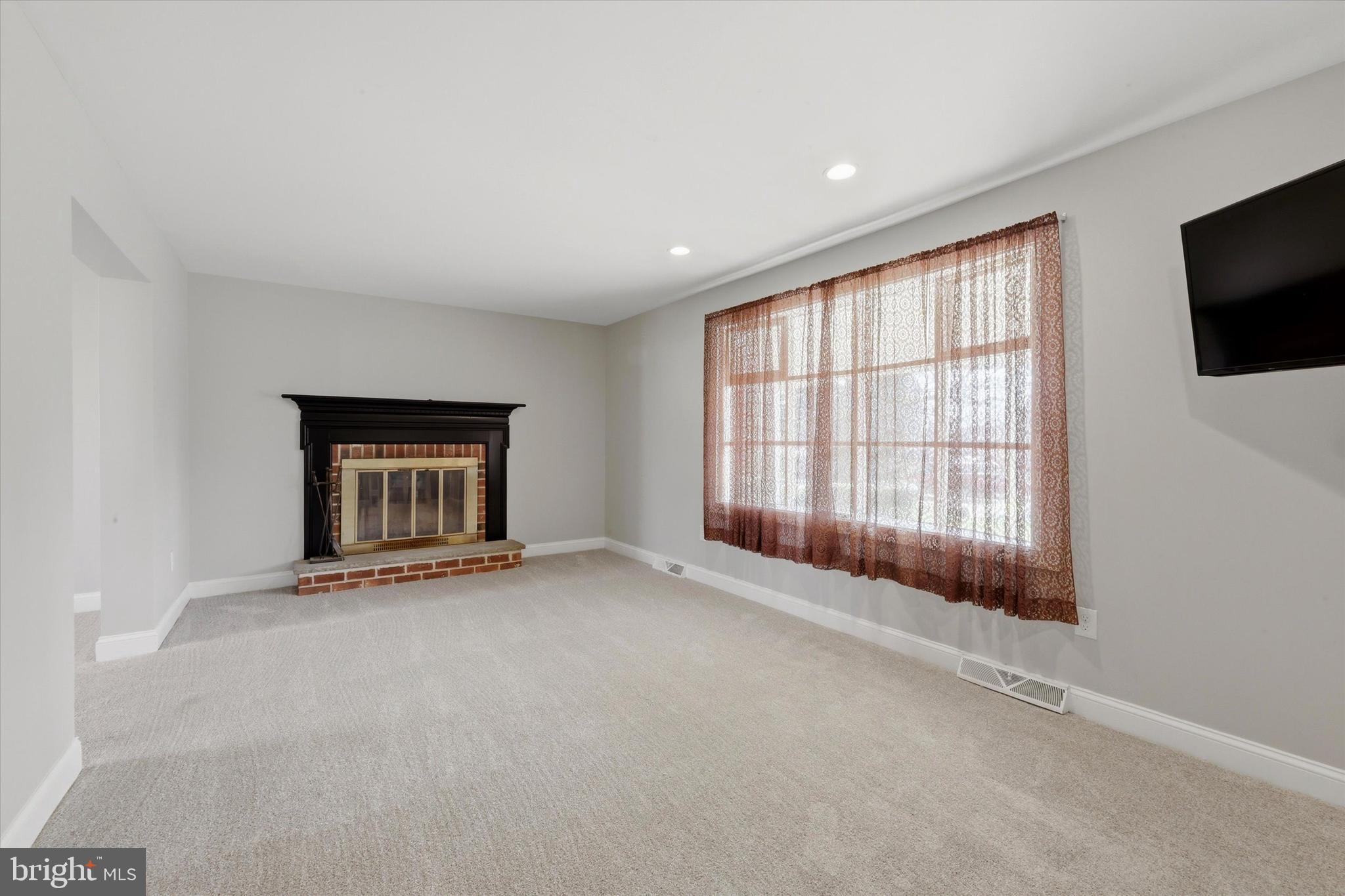 211 East Providence Road Aldan, PA 19018 - Photo 3 of 25