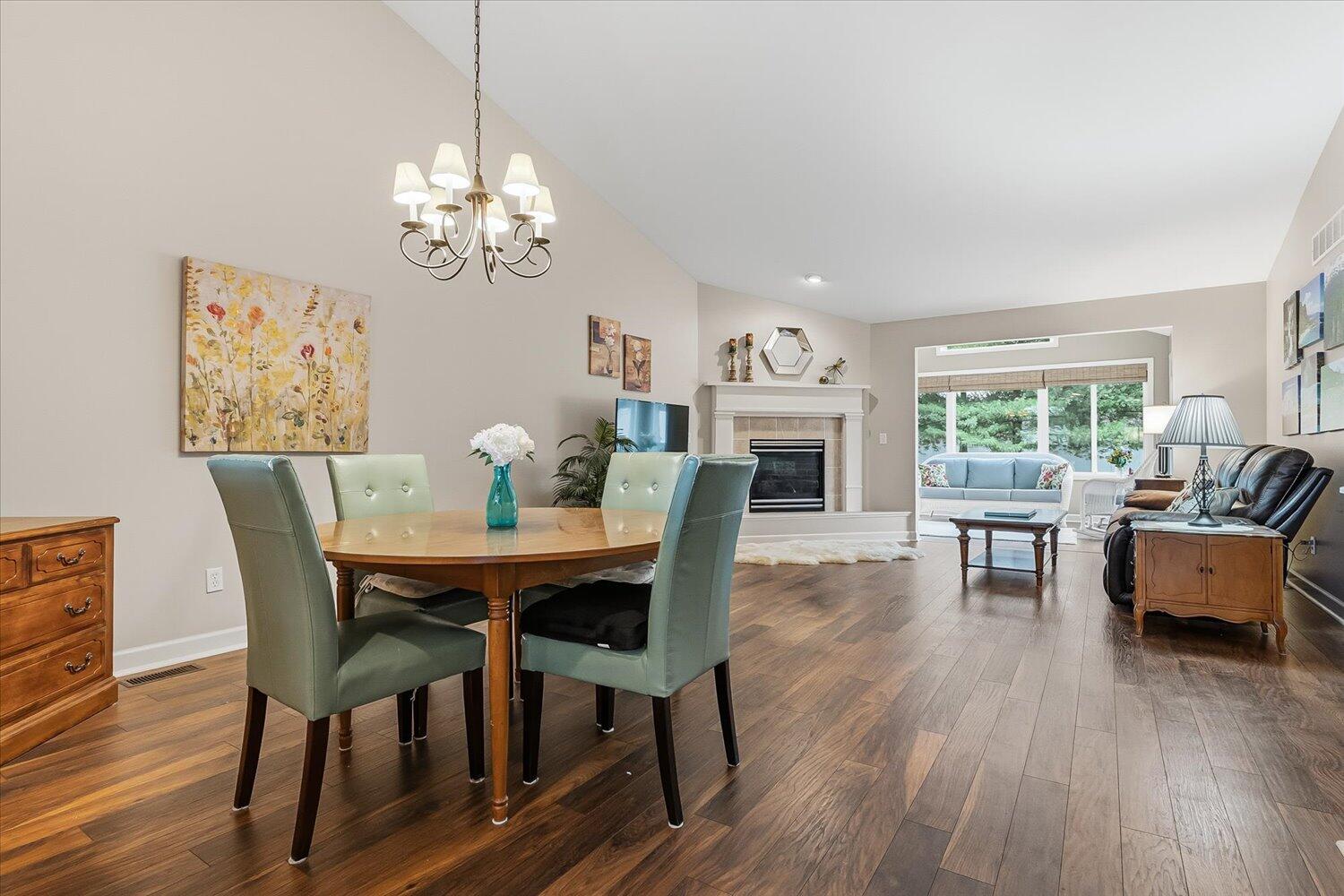 362 Round Hill Road Kalamazoo, MI 49009 - Photo 8 of 43 09-WM362roundhillrd-25