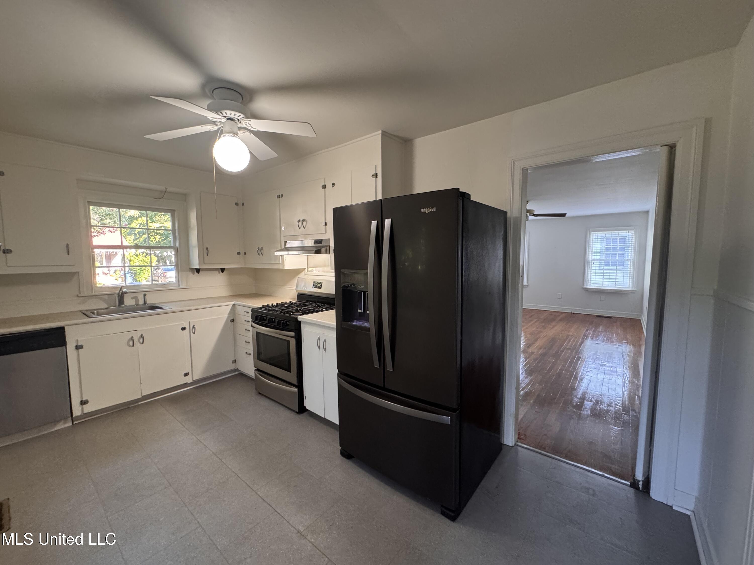 1804 Wheeler Drive Natchez, MS 39120 - Photo 7 of 20 IMG_4624