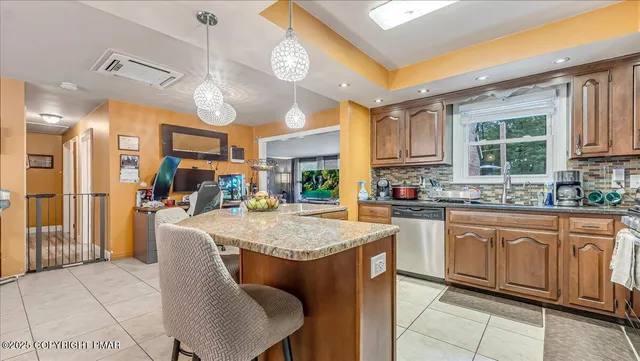 $385,000 | 259 Tanite Road, Stroudsburg, PA 18360