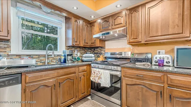 $385,000 | 259 Tanite Road, Stroudsburg, PA 18360