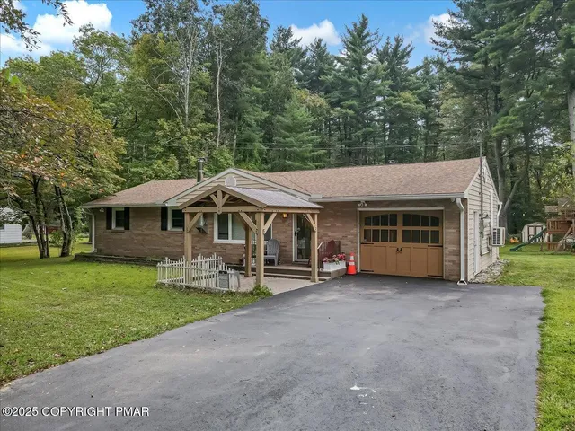$385,000 | 259 Tanite Road, Stroudsburg, PA 18360