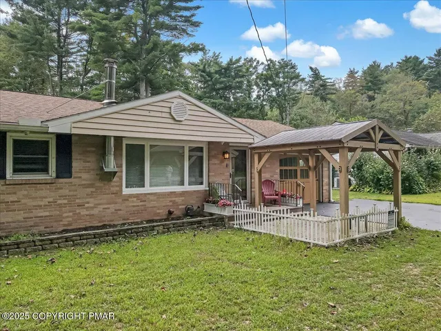 $385,000 | 259 Tanite Road, Stroudsburg, PA 18360