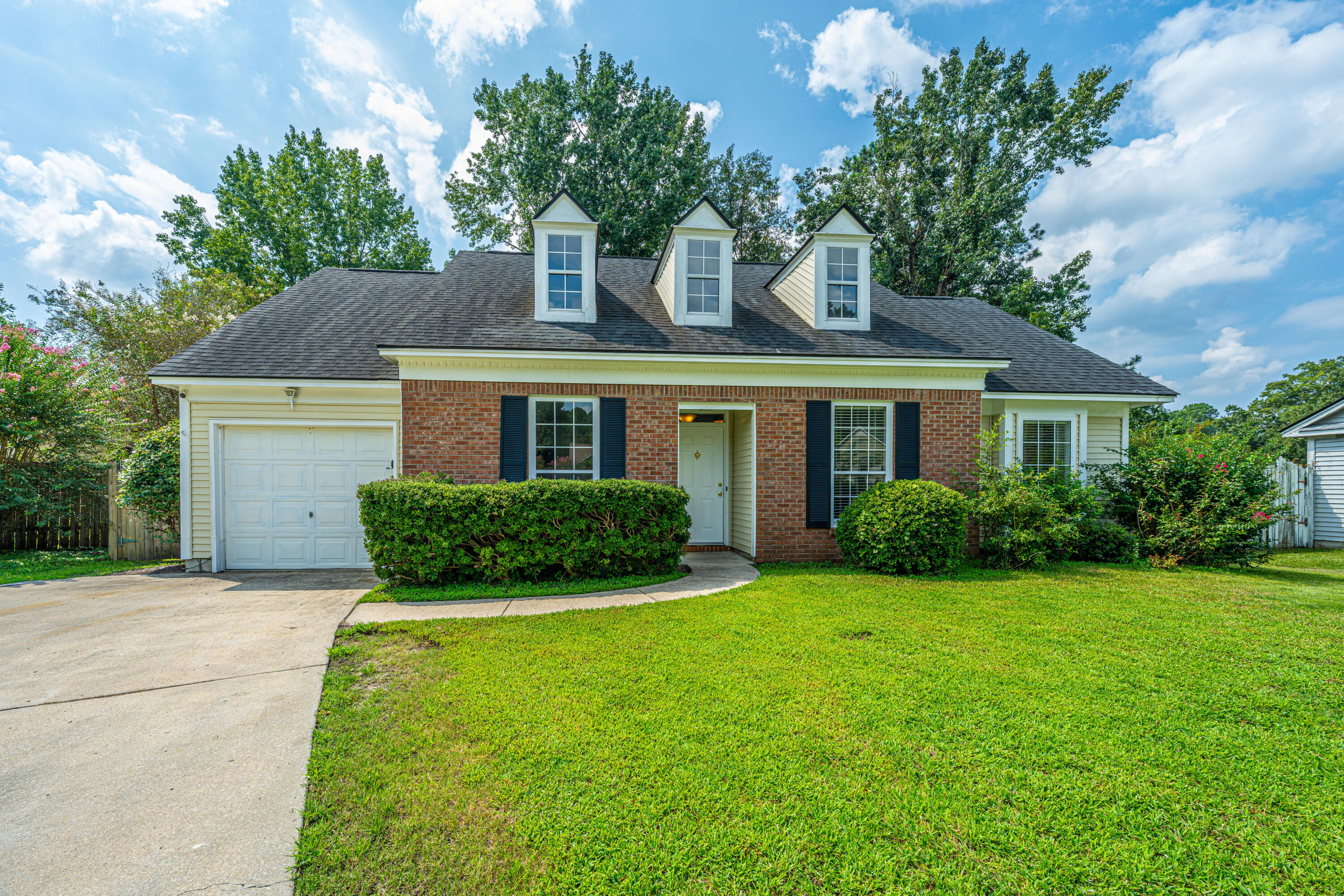 112 Jarett Road Summerville, SC 29485 - Photo 1 of 43 112JarettRd002