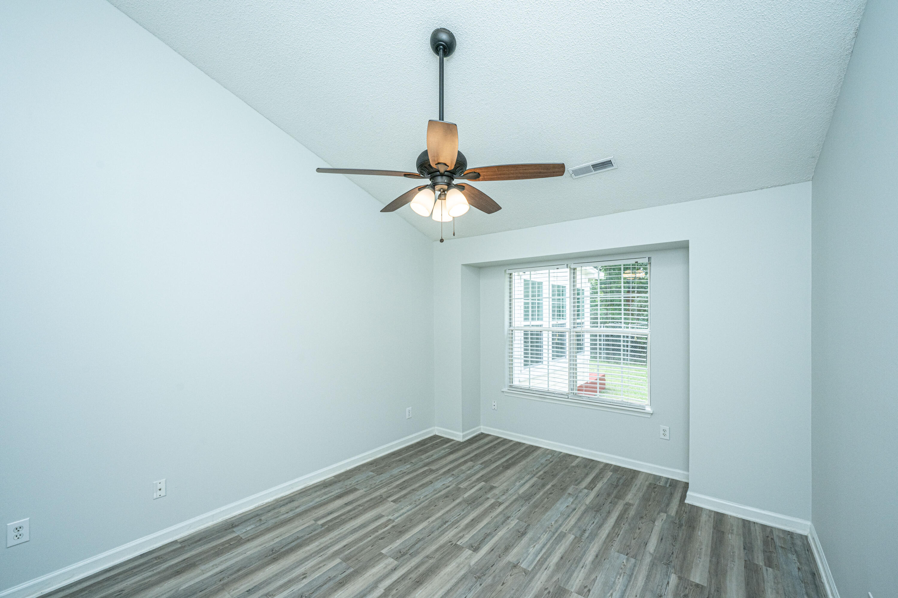 112 Jarett Road Summerville, SC 29485 - Photo 19 of 43 112JarettRd022