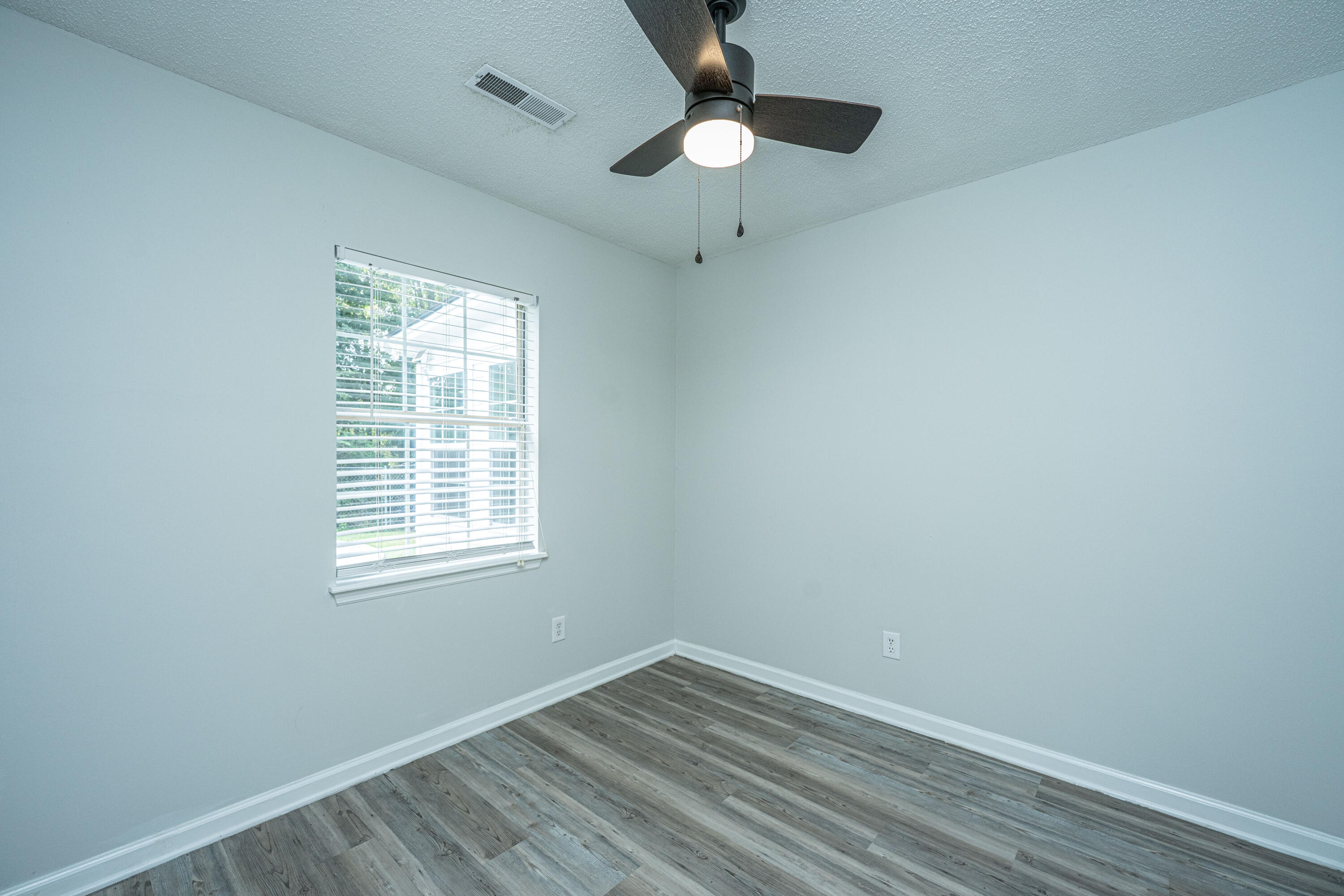 112 Jarett Road Summerville, SC 29485 - Photo 24 of 43 112JarettRd027