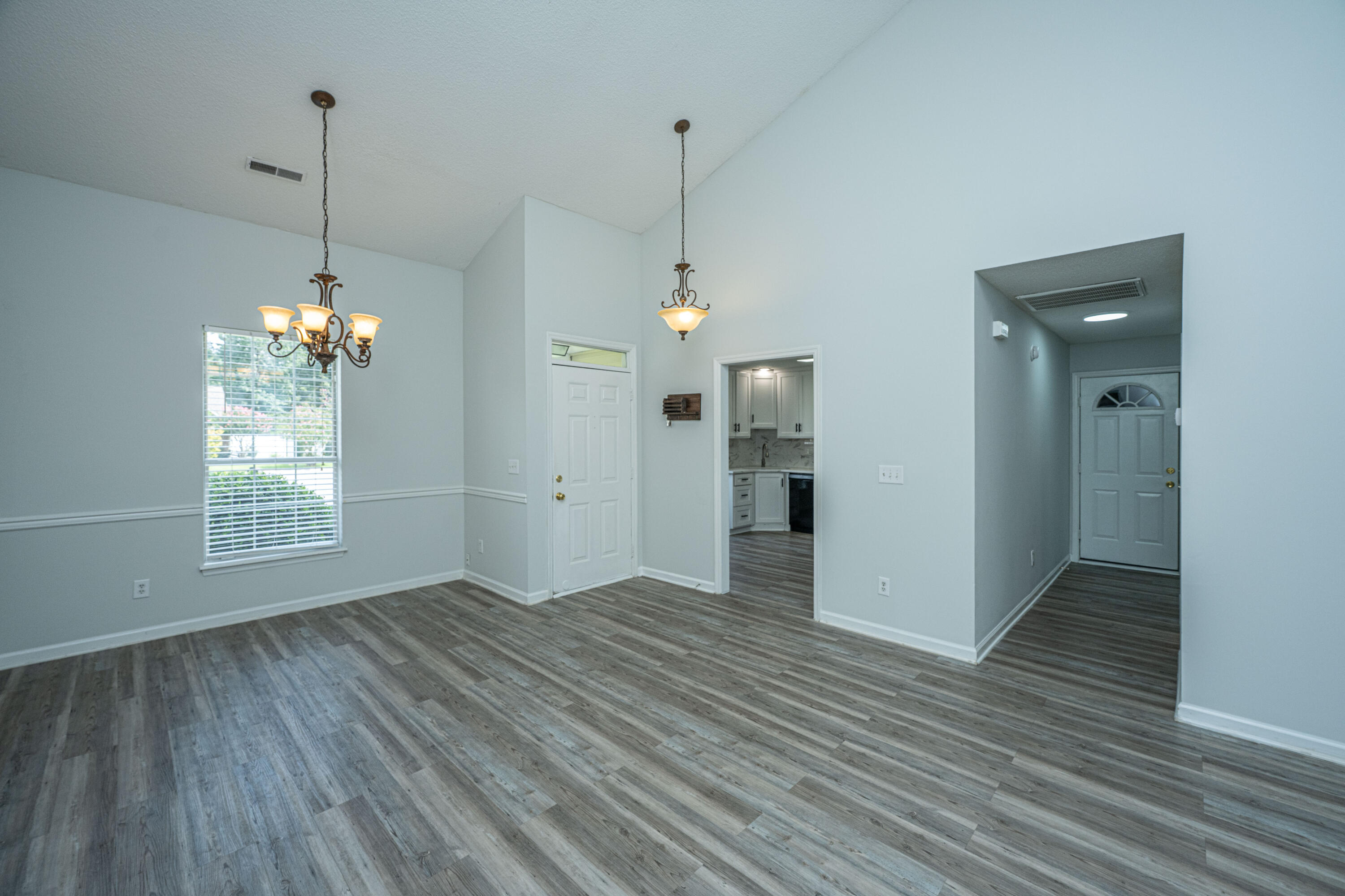 112 Jarett Road Summerville, SC 29485 - Photo 6 of 43 112JarettRd007