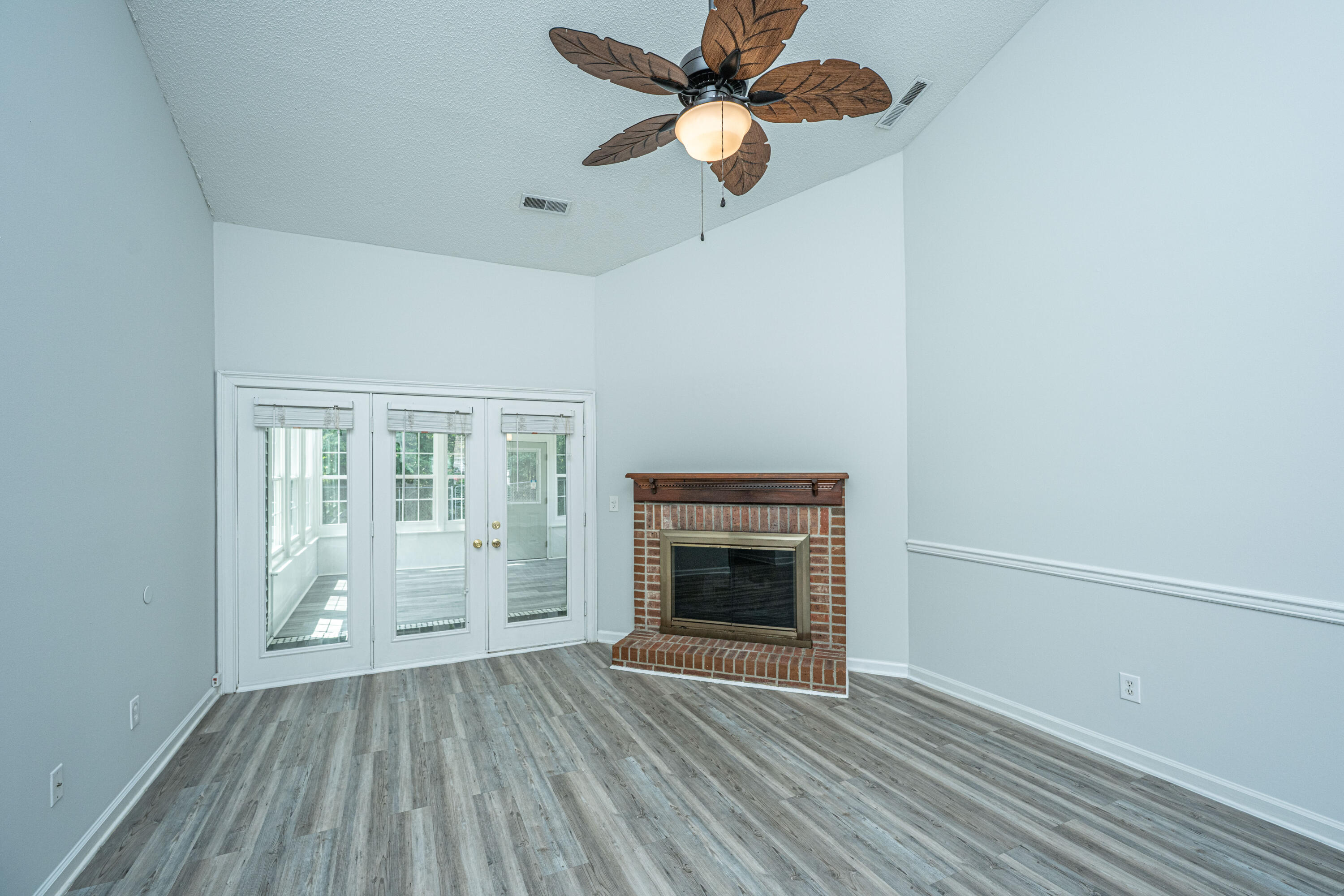 112 Jarett Road Summerville, SC 29485 - Photo 7 of 43 112JarettRd008