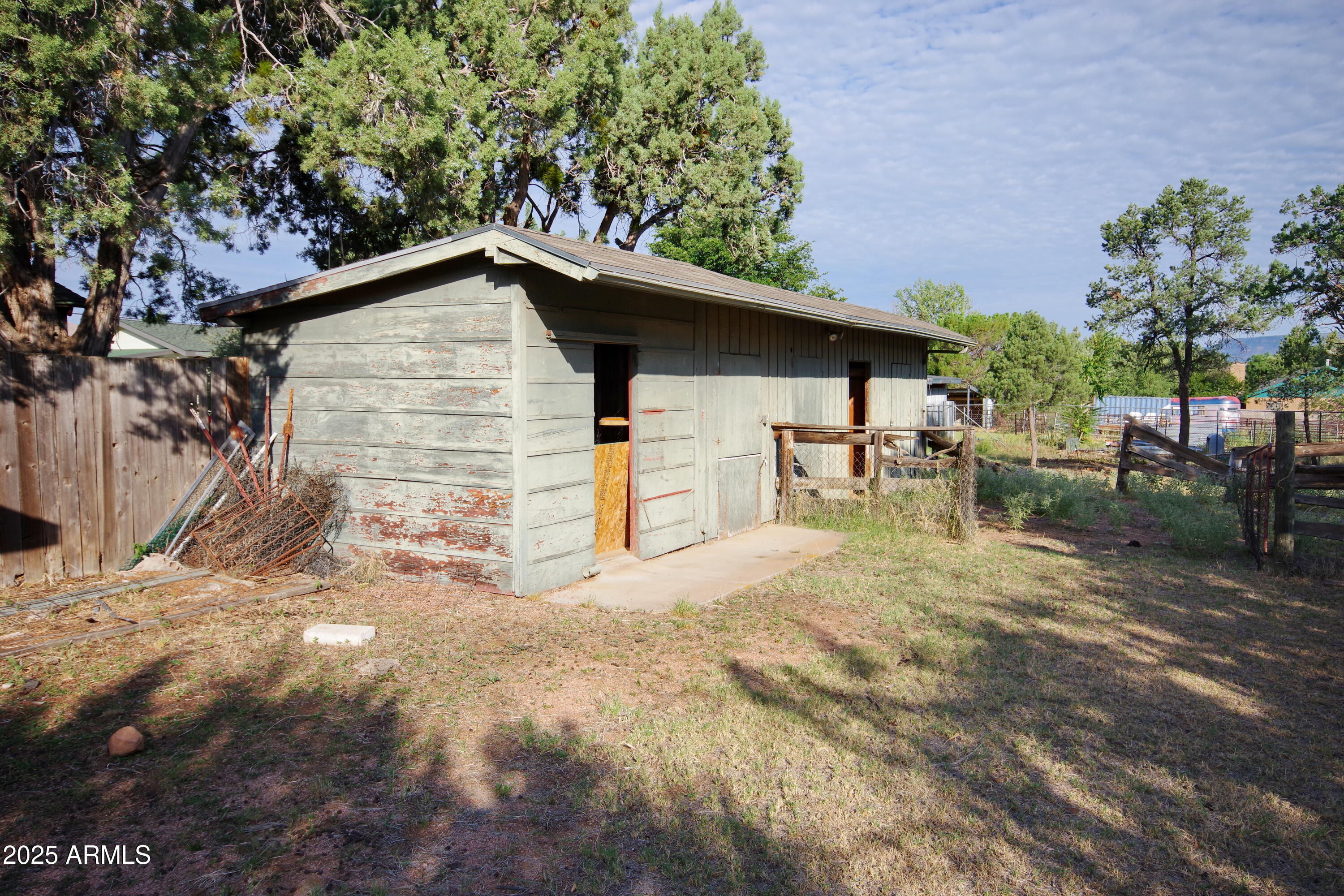 7692 Caballero Road Payson, AZ 85541 - Photo 8 of 13 Outbuilding