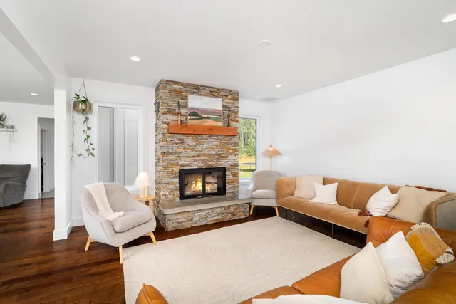 $1,099,000 | 1229 West Knife River Road, Two Harbors, MN 55616