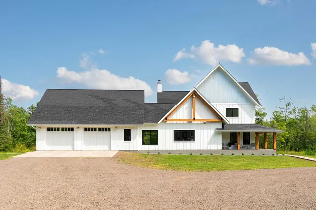 $1,099,000 | 1229 West Knife River Road, Two Harbors, MN 55616