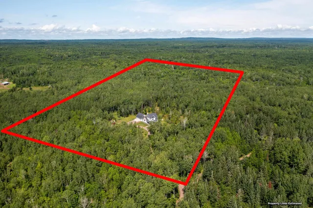 $1,099,000 | 1229 West Knife River Road, Two Harbors, MN 55616