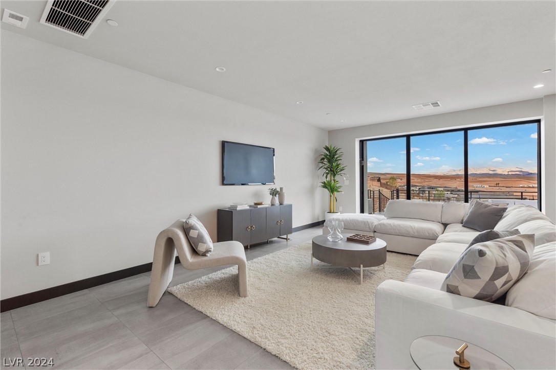 32 Rainbow Point Place Henderson, NV 89011 - Photo 50 of 98 Primary luxe suite