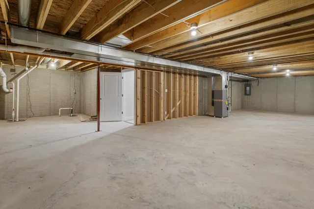 $394,900 | 23 Meadow Drive, Monticello, IL 61856