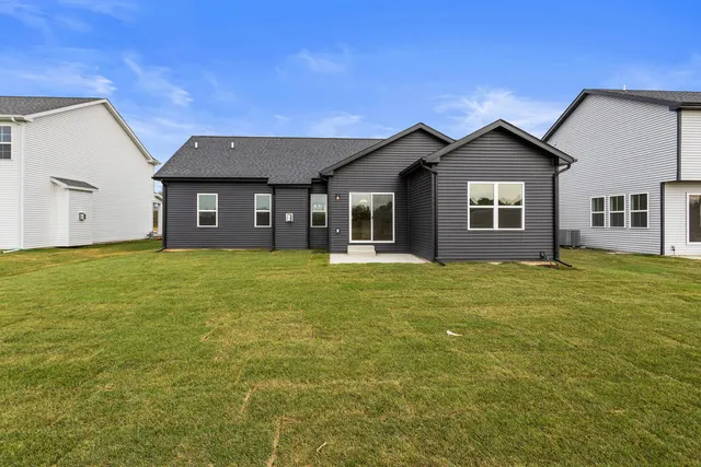 $394,900 | 23 Meadow Drive, Monticello, IL 61856