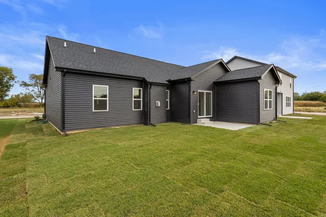 $394,900 | 23 Meadow Drive, Monticello, IL 61856