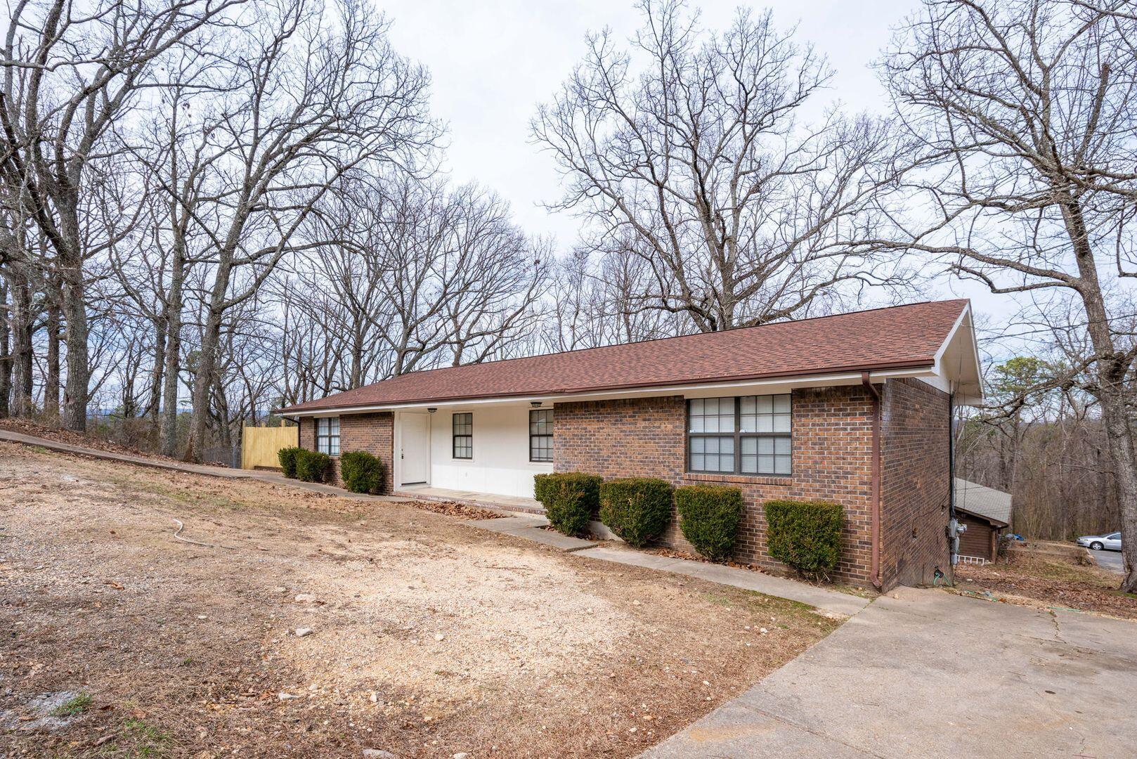 340 Alpine Drive, Unit B Rossville, GA 30741 - Photo 2 of 21 47270332_large