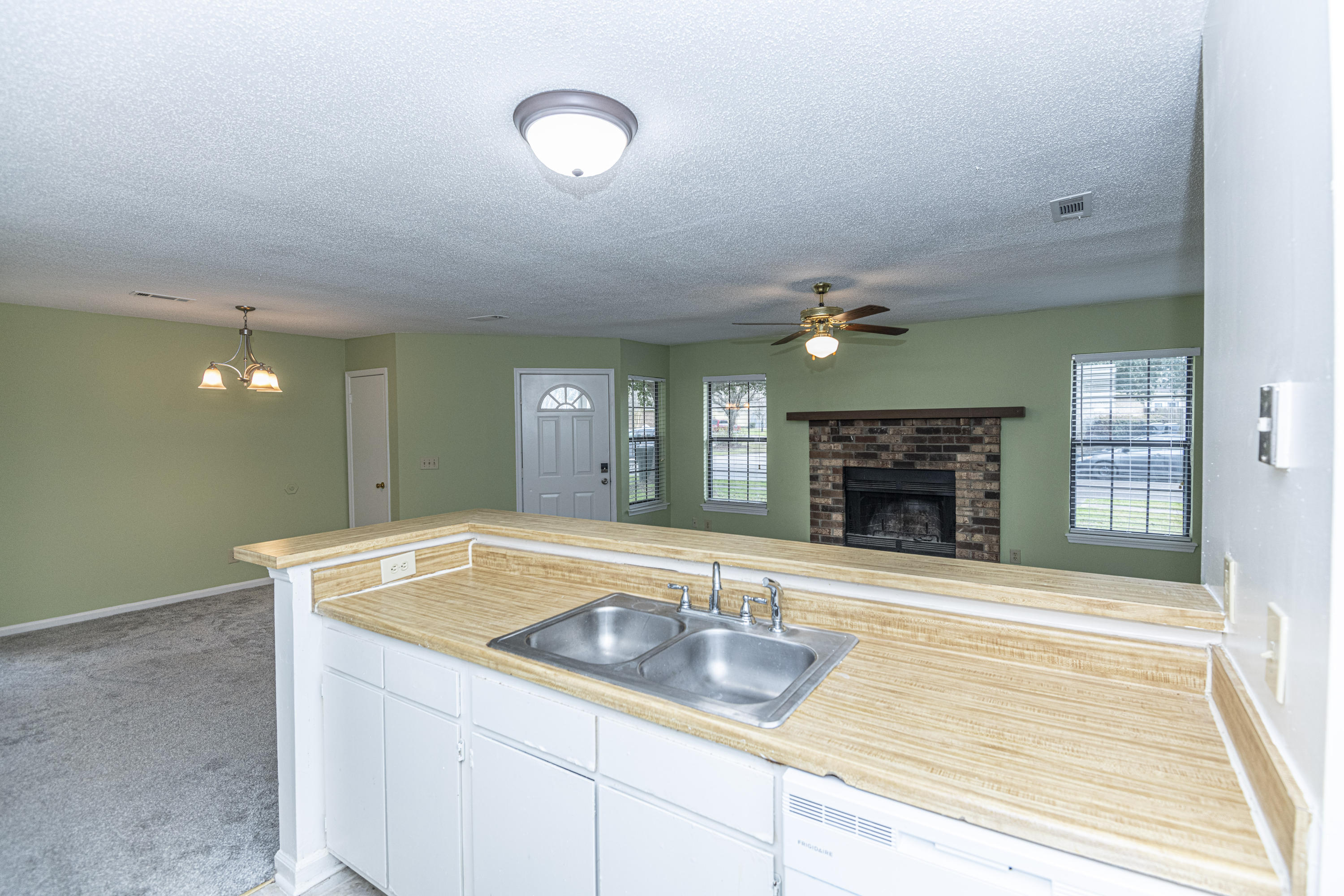 721 Temple Road, Unit B Ladson, SC 29456 - Photo 11 of 35 DSC_2494