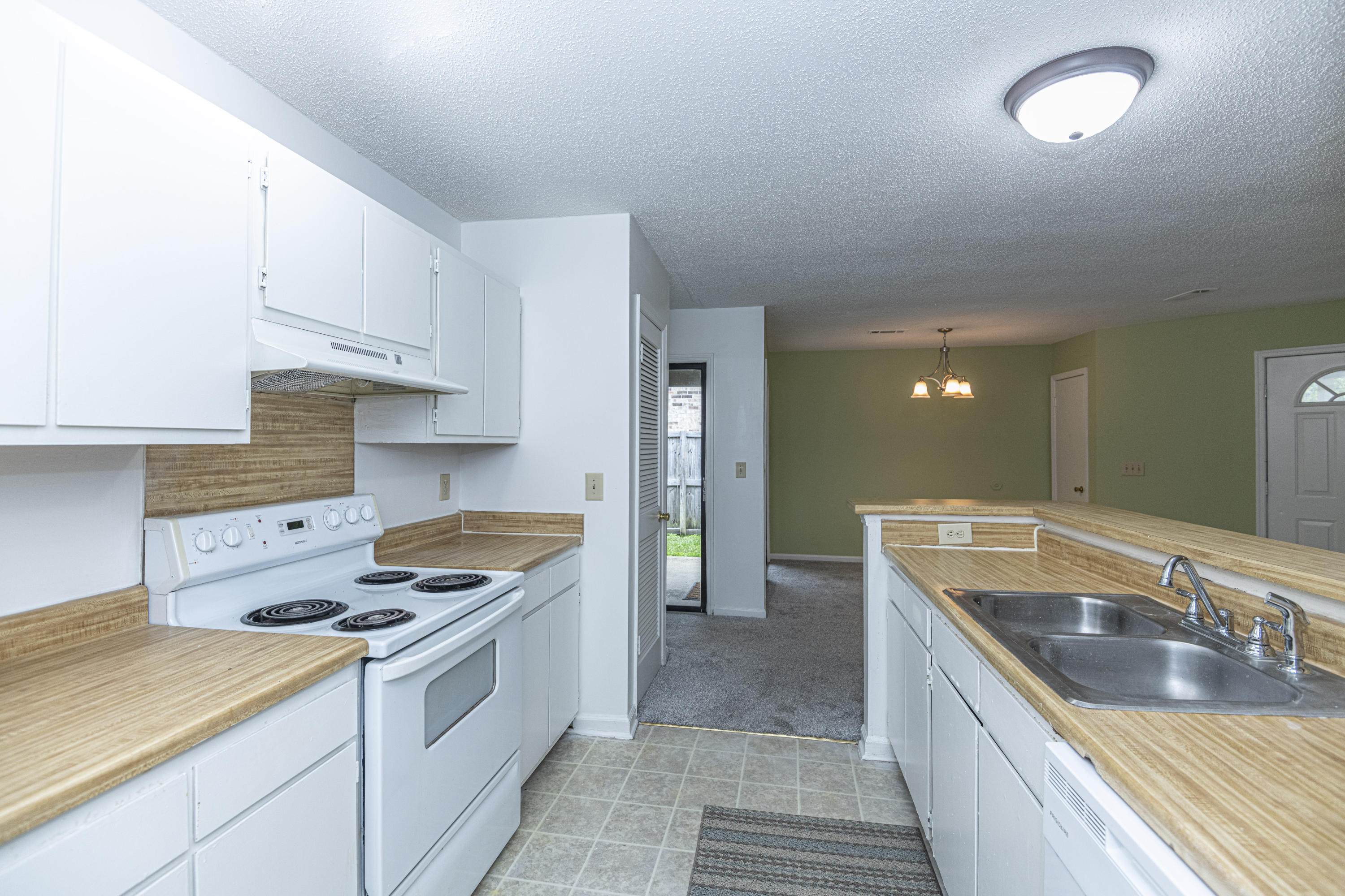 721 Temple Road, Unit B Ladson, SC 29456 - Photo 12 of 35 DSC_2495