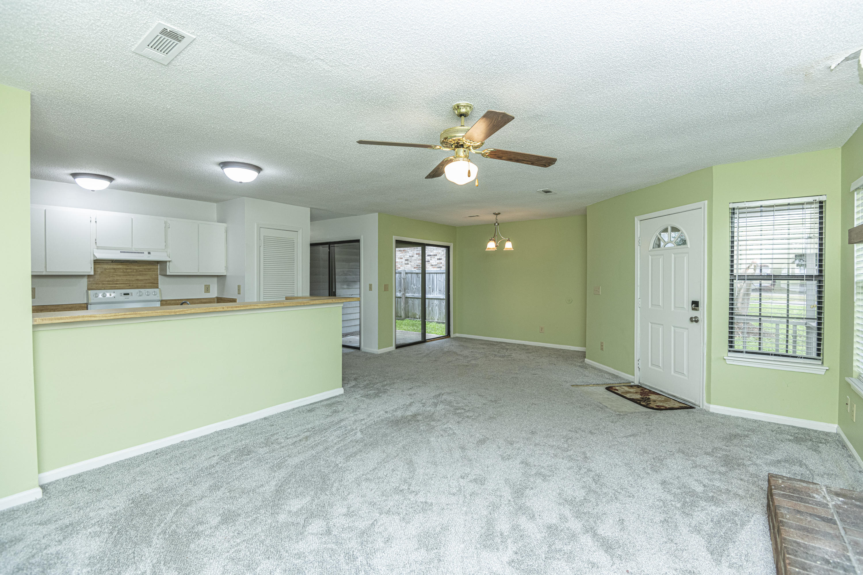 721 Temple Road, Unit B Ladson, SC 29456 - Photo 4 of 35 DSC_2490