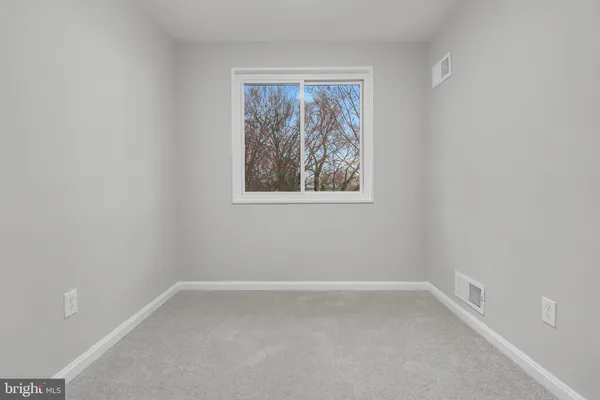 $324,900 | 5005 Roseld Court, Oxon Hill, MD 20745