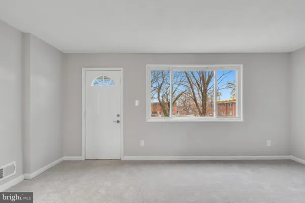 $324,900 | 5005 Roseld Court, Oxon Hill, MD 20745