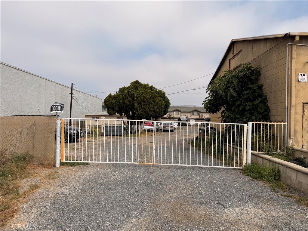 10611 Magnolia Avenue Riverside, CA 92505 - Photo 2 of 5 a view of a fence