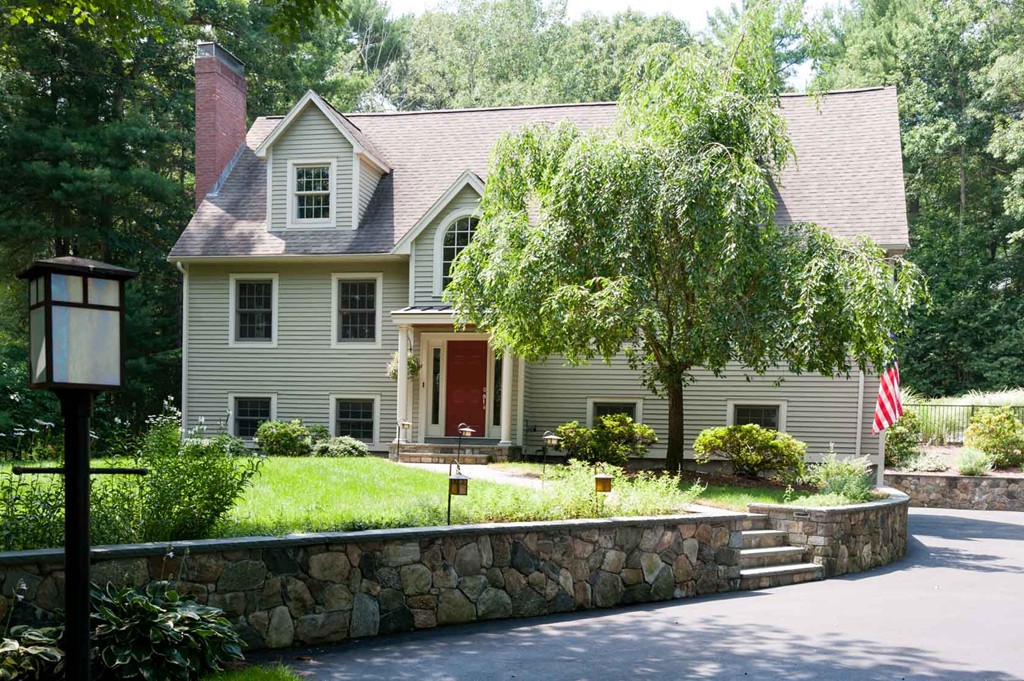 8 Sioux Drive Canton, MA 02021 - Photo 1 of 27 Gallery Image 1