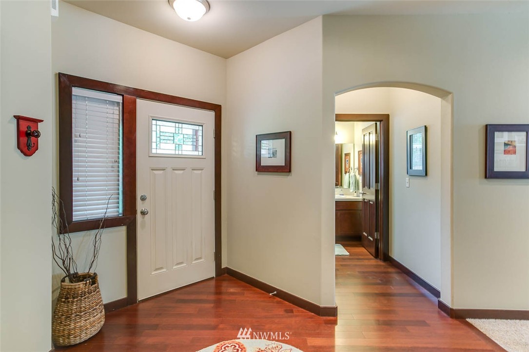 11610 Southeast 189th Place Renton, WA 98058 - Photo 2 of 18 Gallery Image 2