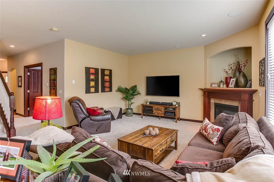 11610 Southeast 189th Place Renton, WA 98058 - Photo 3 of 18 Gallery Image 3
