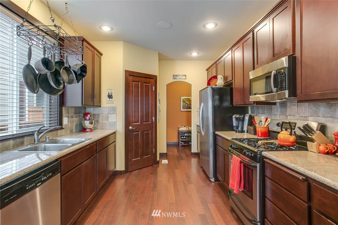 11610 Southeast 189th Place Renton, WA 98058 - Photo 5 of 18 Gallery Image 5