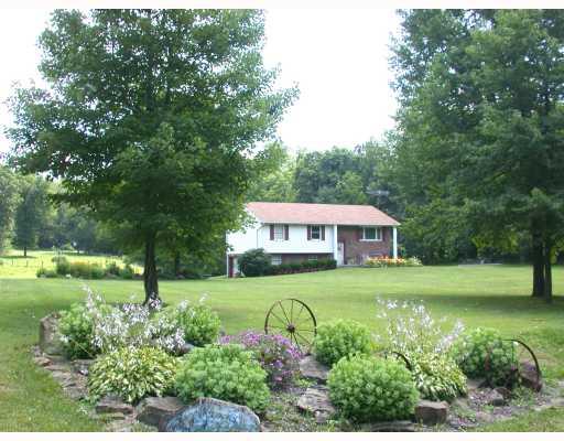 362 Hebron Road Imperial, PA 15126 - Photo 1 of 7 Exterior Front.