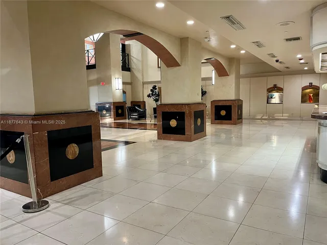 $2,650 | 555 Northeast 15th Street, Unit 15G, Miami, FL 33132