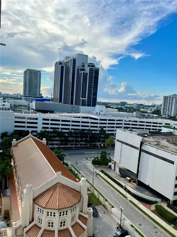 $2,650 | 555 Northeast 15th Street, Unit 15G, Miami, FL 33132