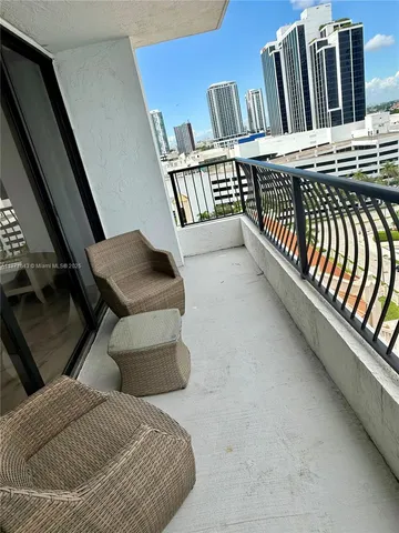 $2,650 | 555 Northeast 15th Street, Unit 15G, Miami, FL 33132