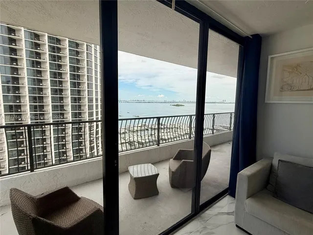 $2,650 | 555 Northeast 15th Street, Unit 15G, Miami, FL 33132
