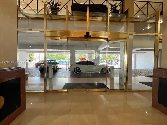 $2,650 | 555 Northeast 15th Street, Unit 15G, Miami, FL 33132