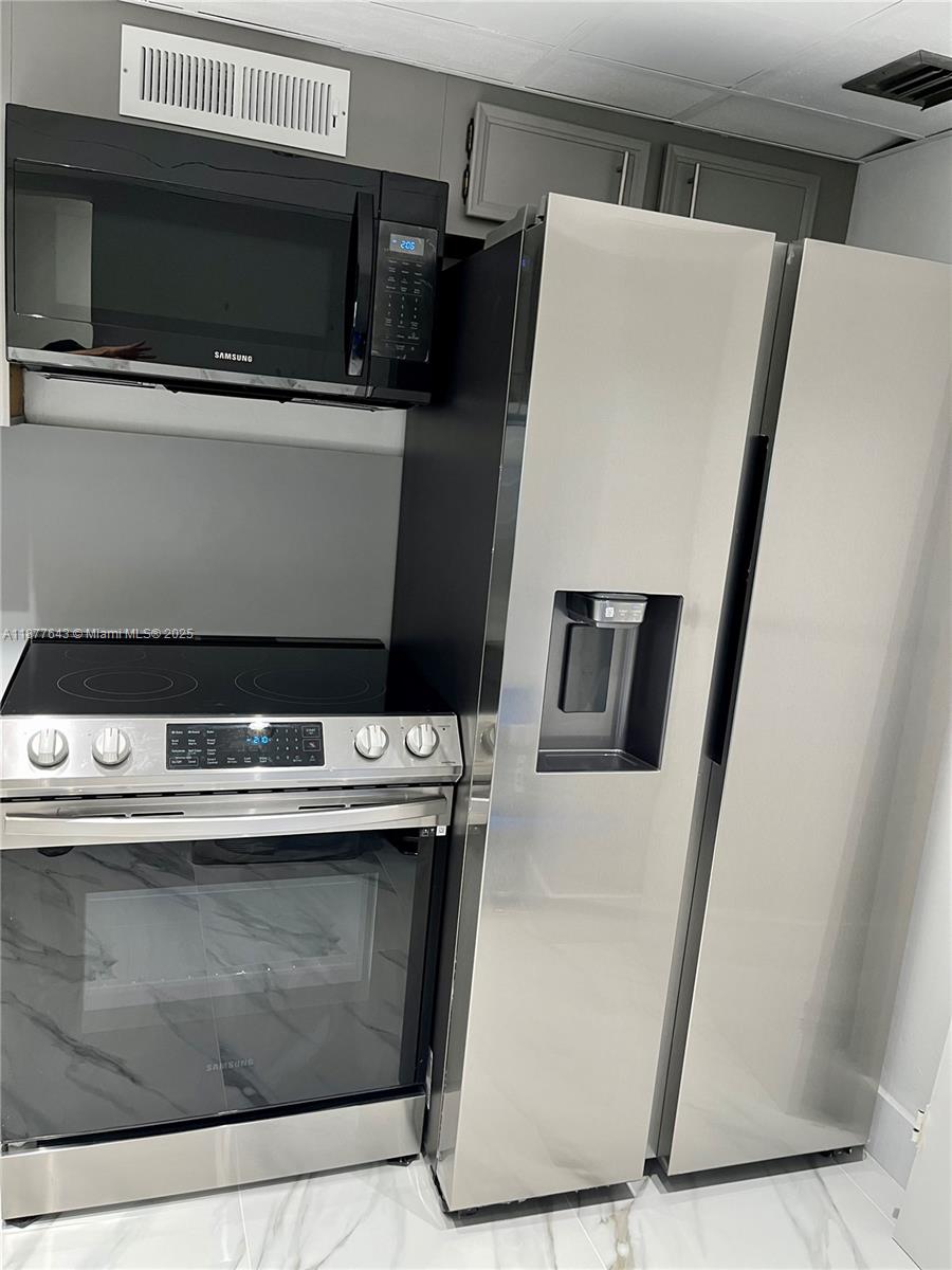 555 Northeast 15th Street, Unit 15G Miami, FL 33132 - Photo 39 of 61