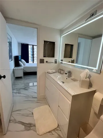 $2,650 | 555 Northeast 15th Street, Unit 15G, Miami, FL 33132