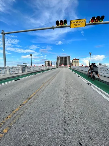 $2,650 | 555 Northeast 15th Street, Unit 15G, Miami, FL 33132